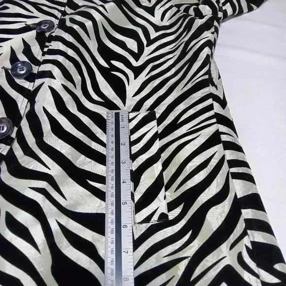 UBU  Flocked, Zebra Print, lined Button Down Jacket. Ladies size M - Picture 6 of 10